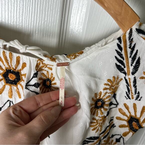 Free People Floral Embroidered Smocked Tie Back Catalina Romper Ivory Combo S - Picture 13 of 14